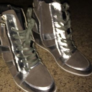 Sporty tennis shoe wedge by Steve Madden