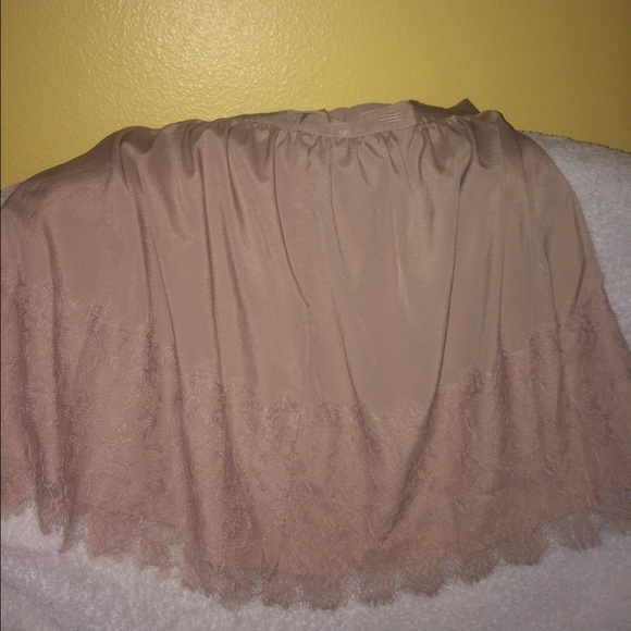 Pink forever 21 lace/satin skirt - Picture 3 of 3