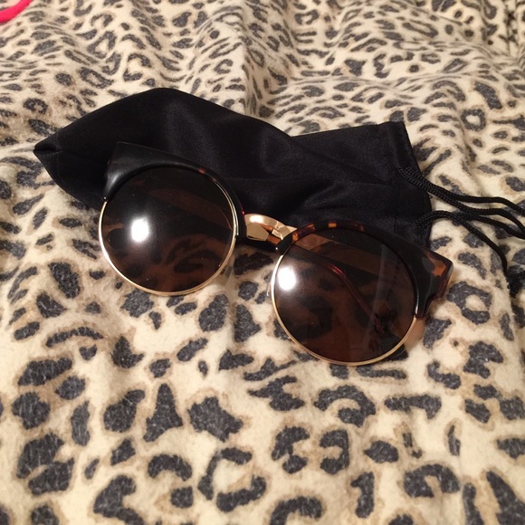 Gold soul feline sunnies