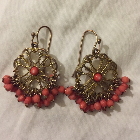 Avon Fish hook gold and coral colored earrings - Picture 1 of 1