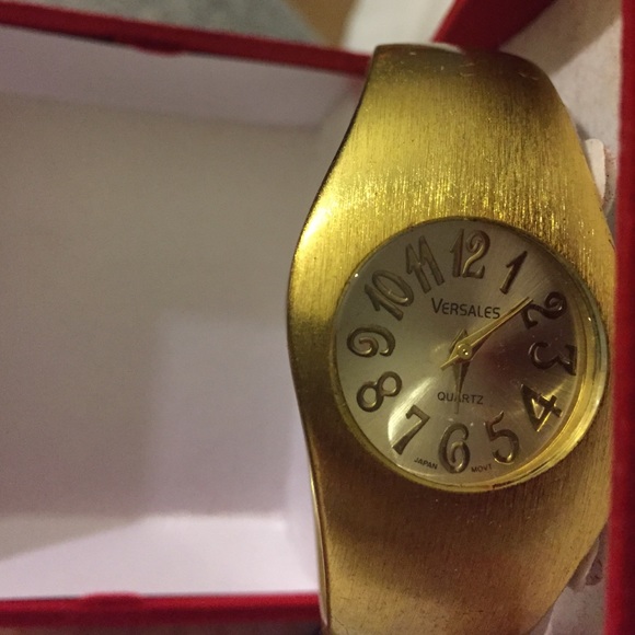 Gold bracelet watch - Picture 1 of 3