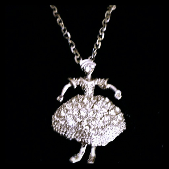 NWOT DANCER PENDANT (price firm)