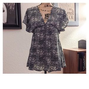 !!Sold!! 👚💟 Apt. 9 Top!