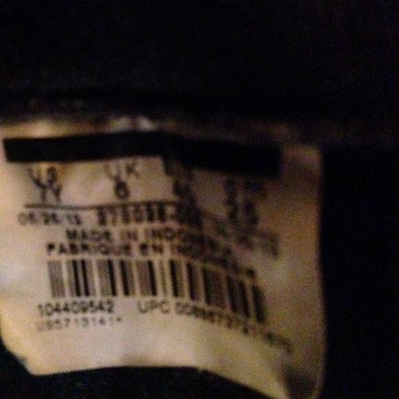 Selling my size 7 pair of gamma blue 11s only - Picture 2 of 4