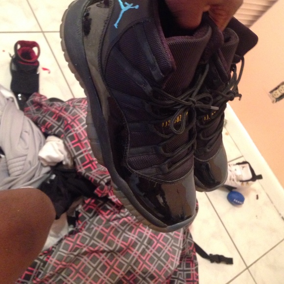 Selling my size 7 pair of gamma blue 11s only - Picture 3 of 4