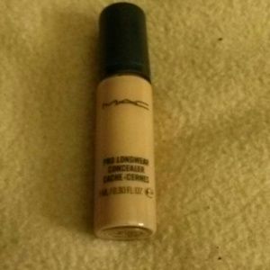 Brand New MAC Pro Longwear Concealer NW25