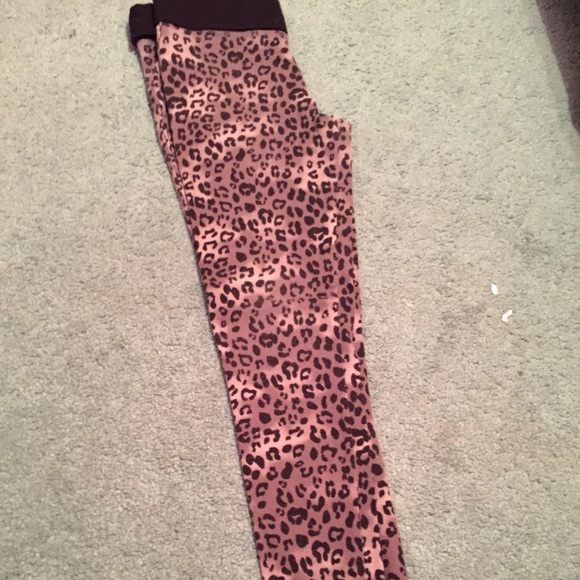 Grey Leopard Yoga Leggings