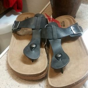 Stonewash black mossimo sandals
