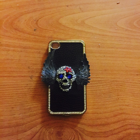 iPhone 4s skull and rhinestone case