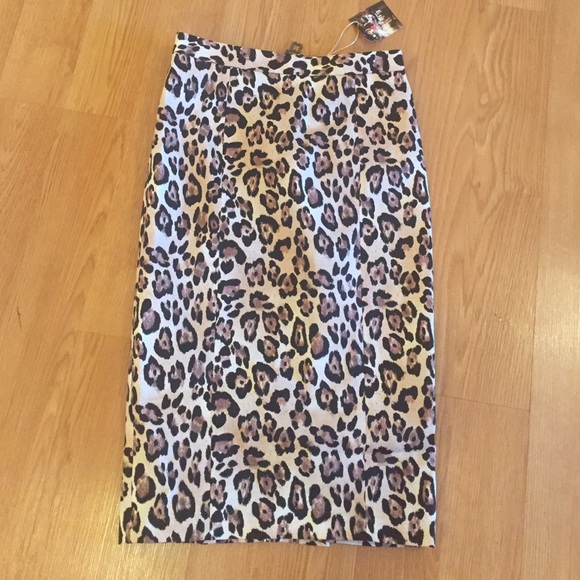 Leopard pencil skirt!!
