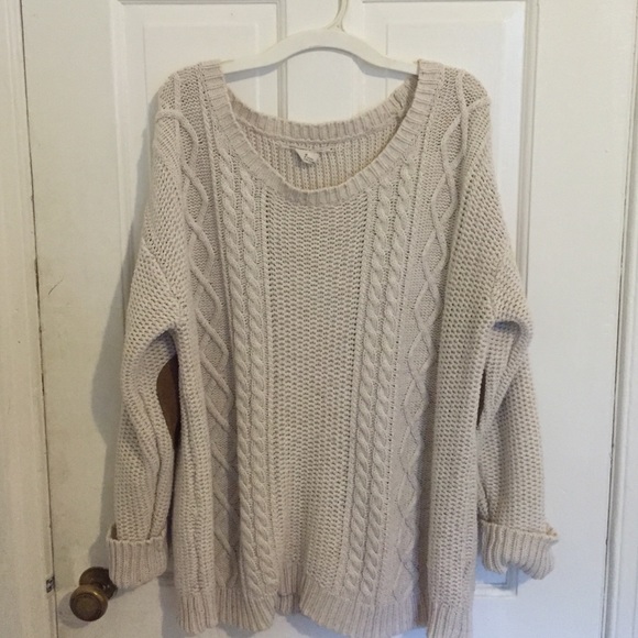 Knitted oversize sweater w/brown padding