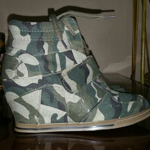 Camo bootie wedge
