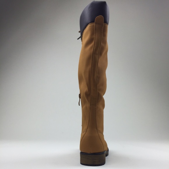 Lauren - Picture 3 of 3