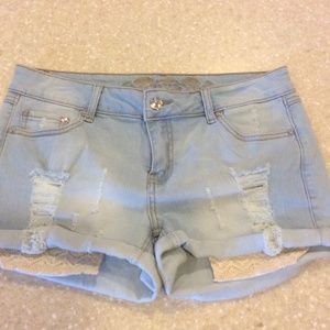 Papaya Shorts W/Lace Pockets -Never Worn! Size L