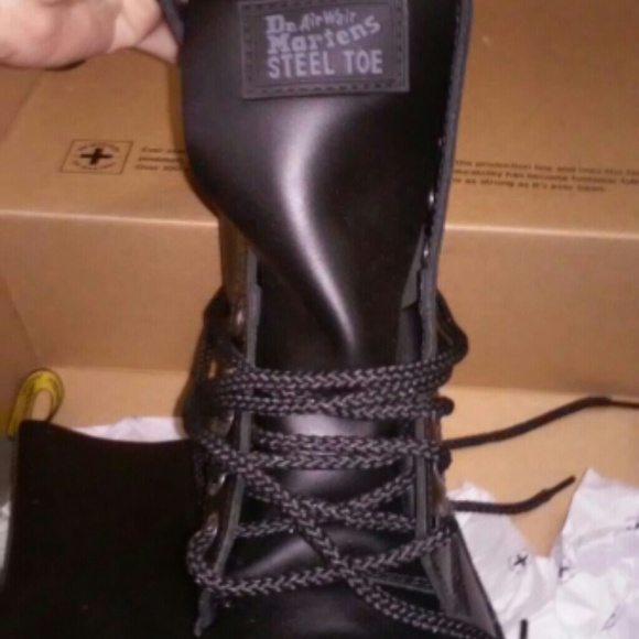 Doc Martens - Picture 2 of 4