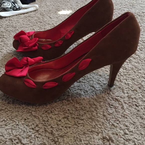Short heels - Picture 3 of 4