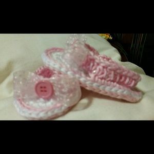 Crochet baby flip flops