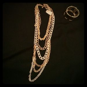 Beautiful Chicos necklace in Gold and Silver Links