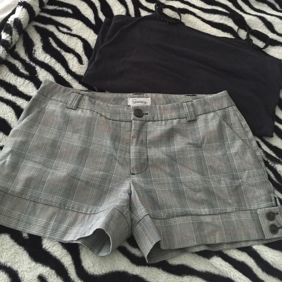 Size 9 cute plaid shorts