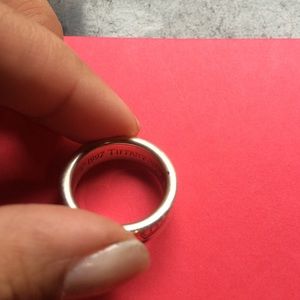 Tiffanys unisex ring size 7