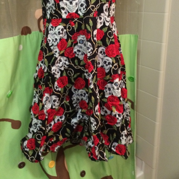 Rockability Halter Skull & Roses - Picture 3 of 4