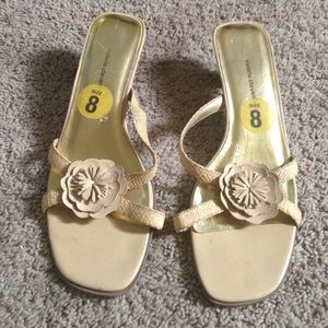 ❗️LOWEST PRICE❗️Beige kitten heel shoes