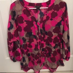 Gorgeous floral Ann Taylor 3/4 sleeve shirt