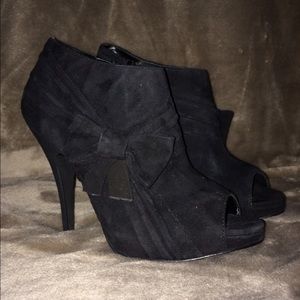 ALDO Black Bootie Heels with Bow Size 7