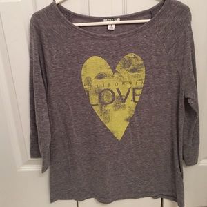 Cute 3/4 sleeve "California Love" gray shirt