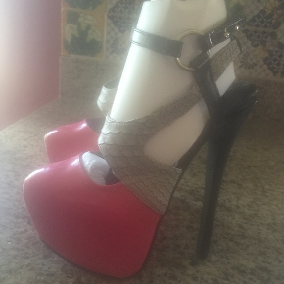 Shoedazzle paper fox - Picture 1 of 4