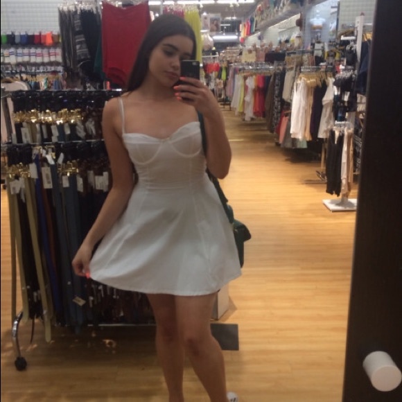 **SOLD** White Underwire bustier skater dress - Picture 4 of 4