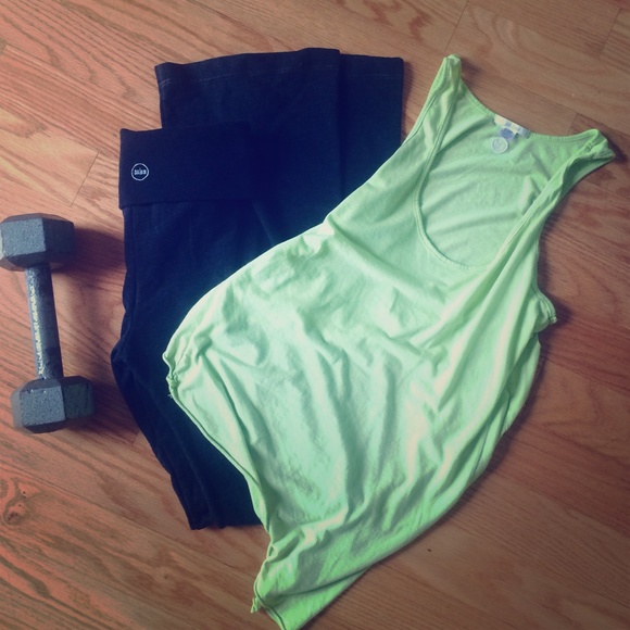 SOLOW workout outfit - Picture 1 of 2