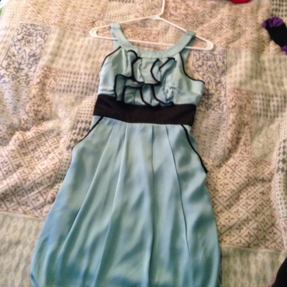 A beautiful dress with pockets!!!