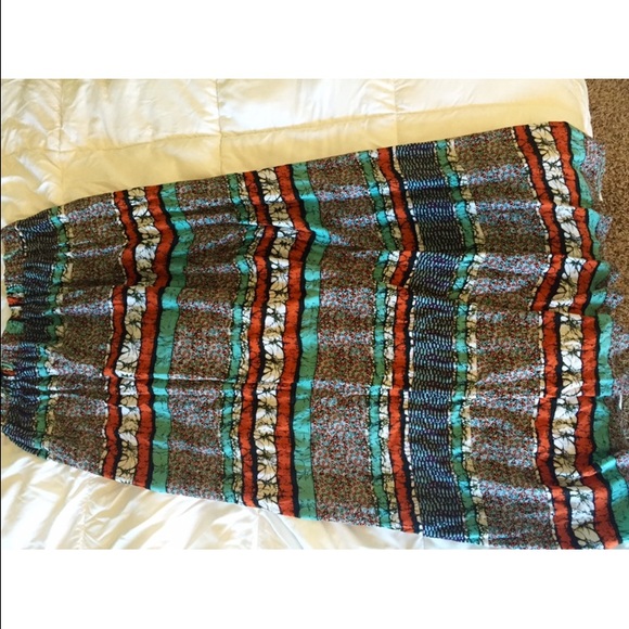 Free People Dresses & Skirts - Pretty ankle length skirt fits several sizes 😍