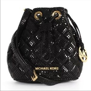 MICHAEL KORS JULES DRAWSTRING LEATHER CROSSBODY