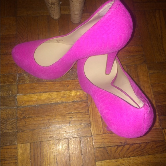INC Lilly pump