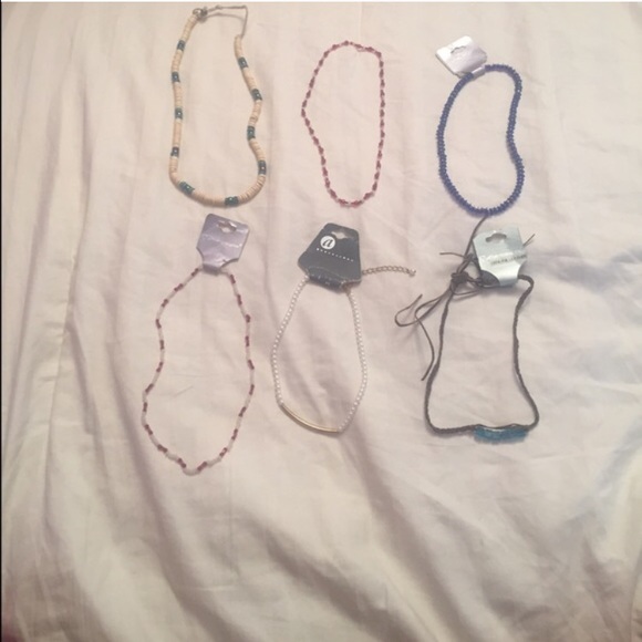 New Necklace Bundle (6 Necklaces!) - Picture 3 of 4