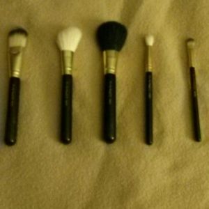 Set of 5 100% authentic MAC Brushes!!!