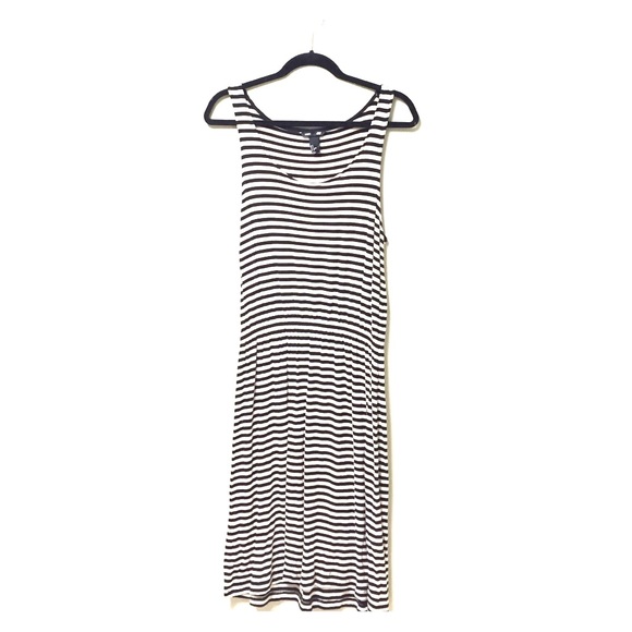Lightweight summer sleeveless dress. - Picture 1 of 2