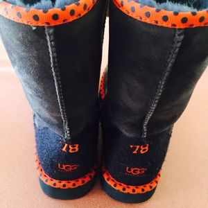 Uggs polka dot and navy blue