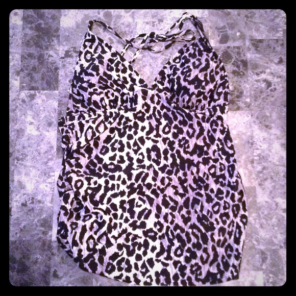 Gray/black leopard tankini top