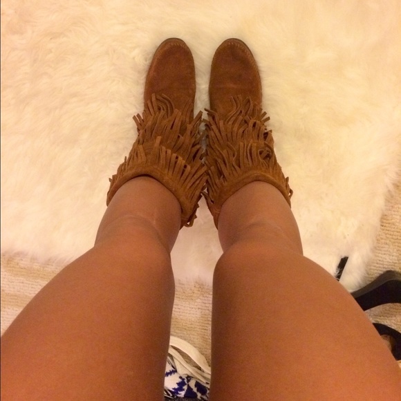 Minnetonka Three-layer Brown Suede Fringe Boots