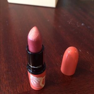 Bundle lipstick and lipgloss