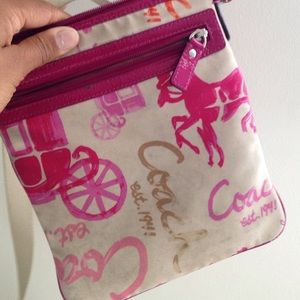 Coach Satchel (tan & horse-drawn carriage pink)