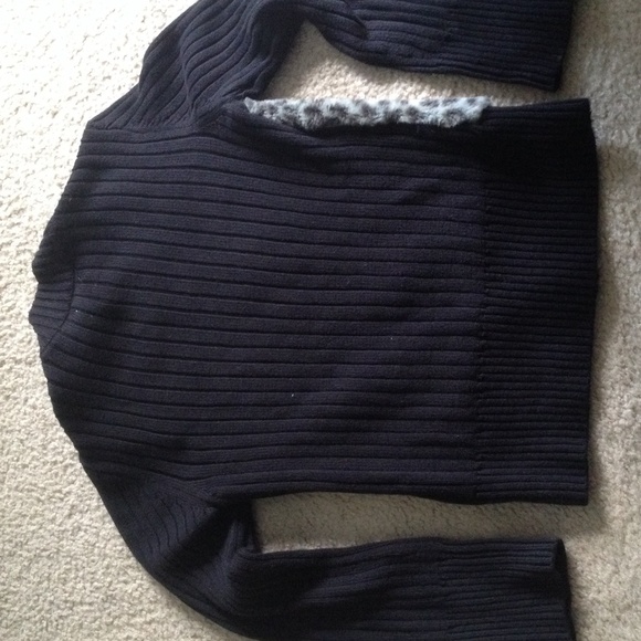 Black cheetah print sweater - Picture 3 of 3