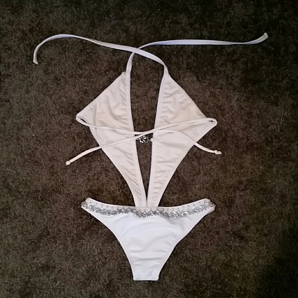 Veve Swimsuit - Picture 2 of 4