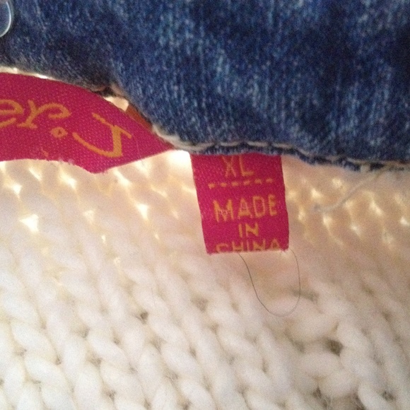 Jean jacket with knit sleeves - Picture 2 of 3