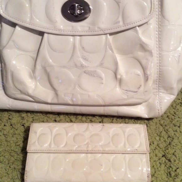 Coach White Patent XL Tote & Wallet Set - Picture 3 of 4