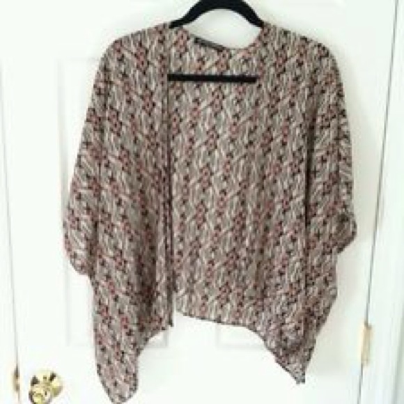 Brandy melville Aztec kimono SOLD ON EBAY - Picture 2 of 2