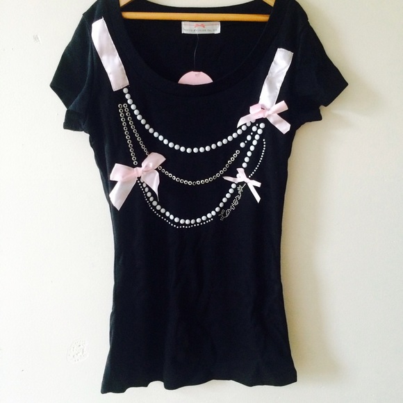 Faux Pearl and Bow 3D Tee